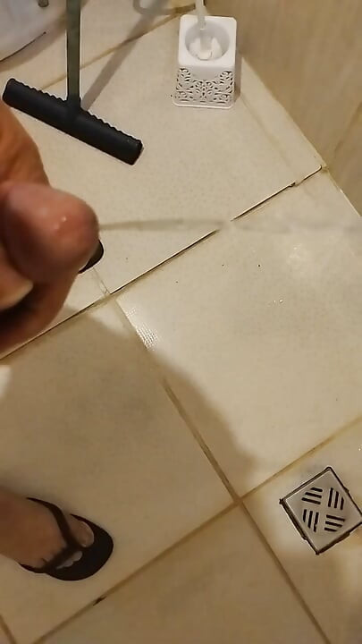 Urine Sneezing in Slow Motion Impresses