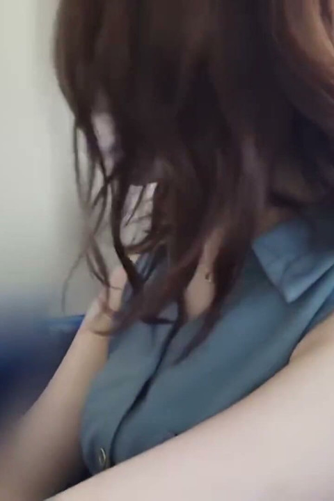 Mouthful Moments-dare to Watch Their Bold Date? Chapter-1