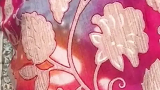 Üvey kız kardeşinin amının mührünü kırdı