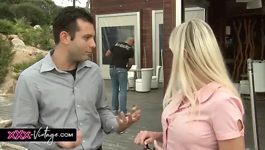 Dreier mit Tarra White