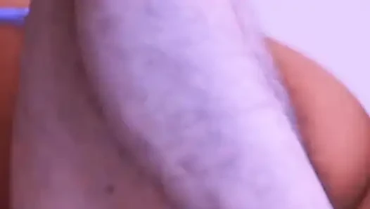 Springe auf diesen fetten schwanz, bis er den Uterus berührt.