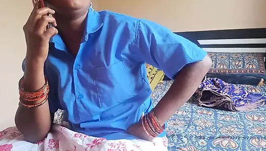 Hintli evli evli kadın ev sahibiyle anlaşma yapmak için göbeğini gösteriyor