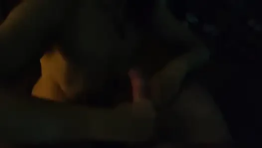 Aku cuma suka nyepong kontol cowok ini setiap kali aku punya kesempatan