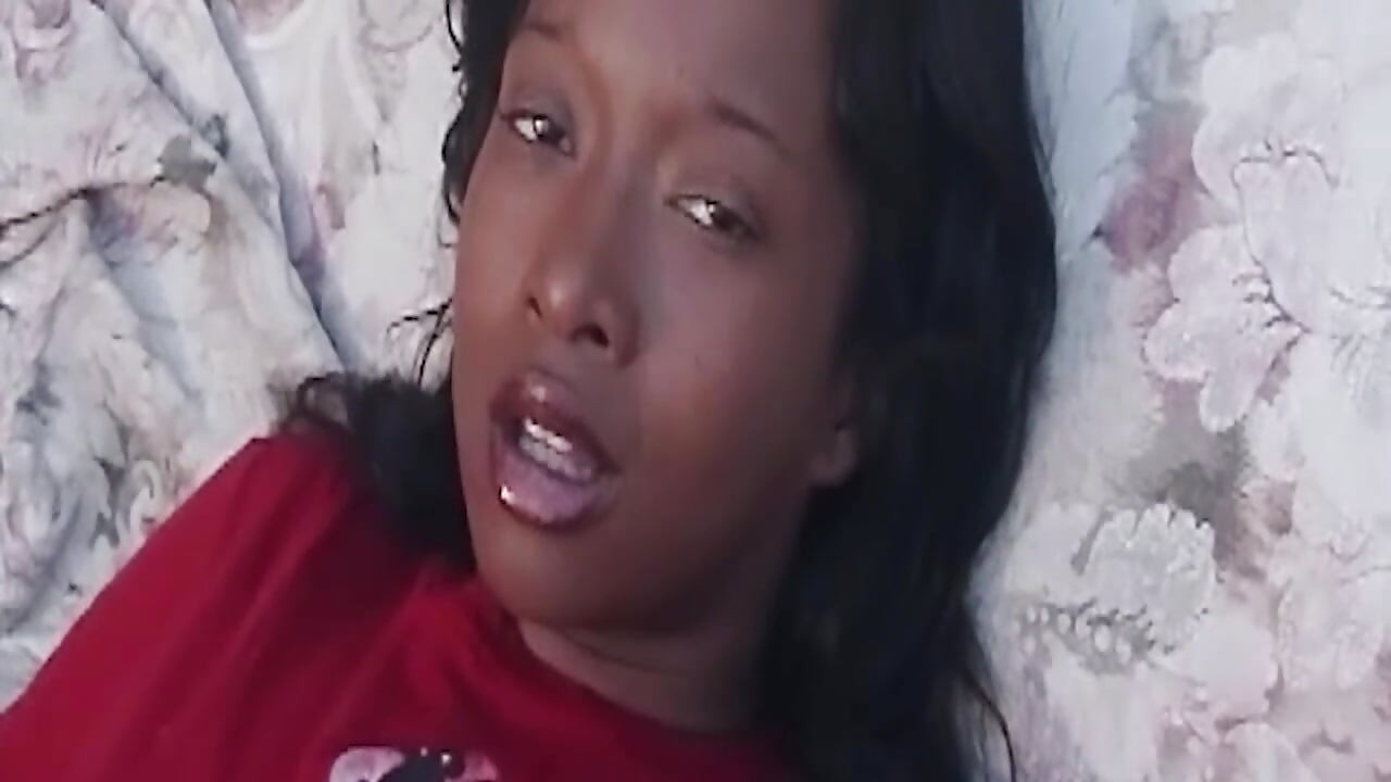 Madura morena milf monta polla gruesa con coño peludo
