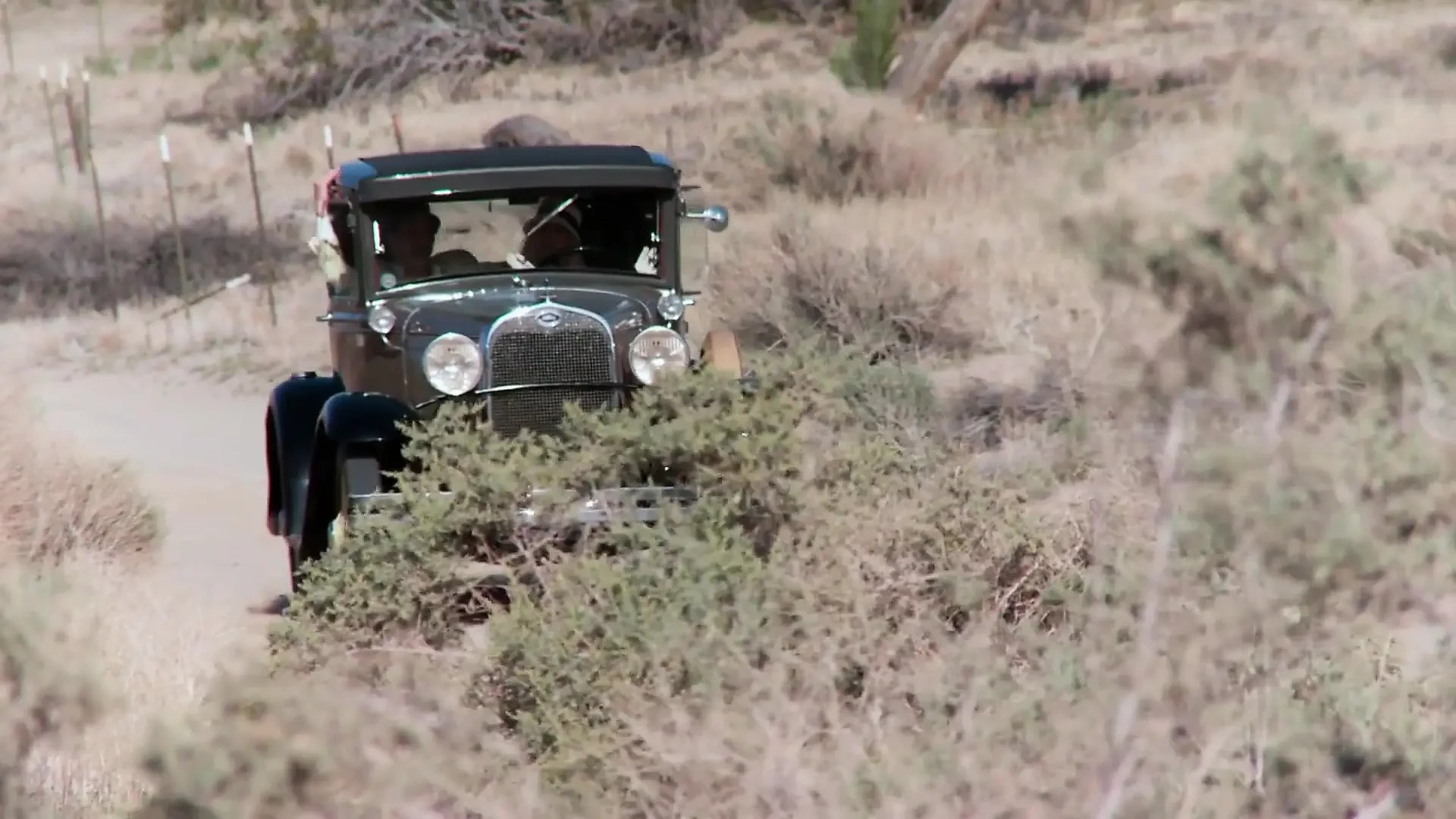 Attractive ladies get boned in an orgy in a bar