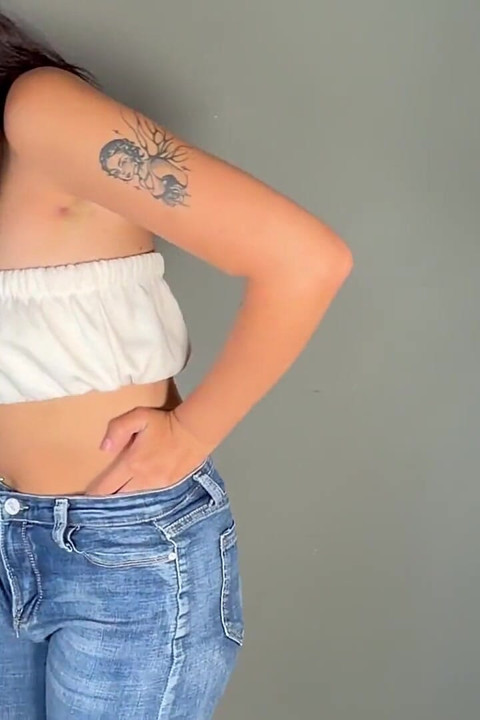 Pissing Girl Desperate