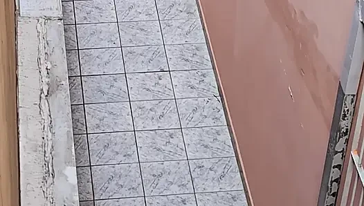 Bosku merobek bajuku setelah kepergok lagi merokok