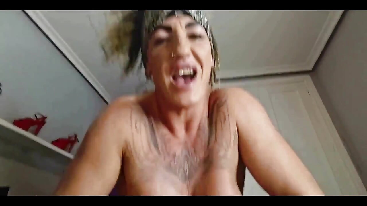 Si Dia Mengongkek Pepek Gergasi Saya Selepas Saya MasukkanNya Sehingga Ia Pecah