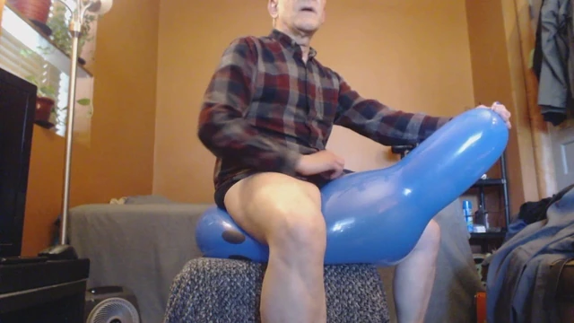 Hot Balloon Neck Fun Pop and Cum - 5-21 - Balloonbanger