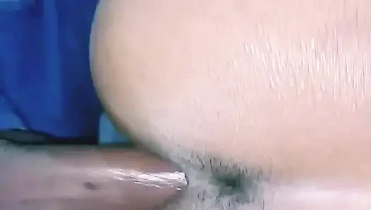 Komşus un aldatan karısı horney amcığı sert sikişiyor