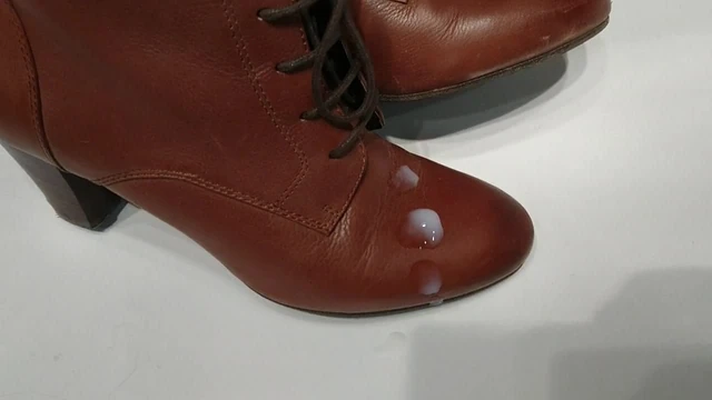 Cum on my girlfriends Best friends shoes