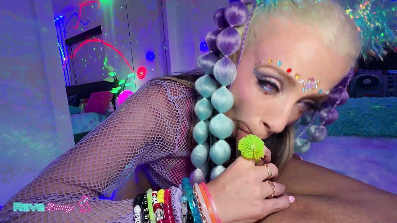 Kensie Snow Face-Sits Richard And Rides Every Position To A Creampie!