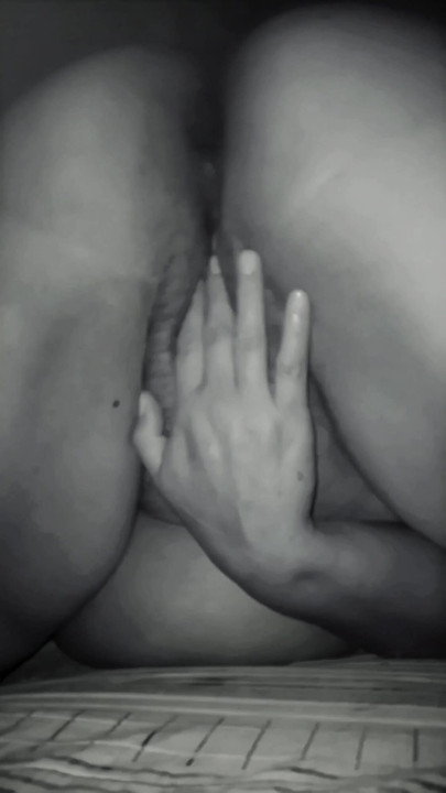 A legfinomabb nyögések a házas barátoké. | Klip 2