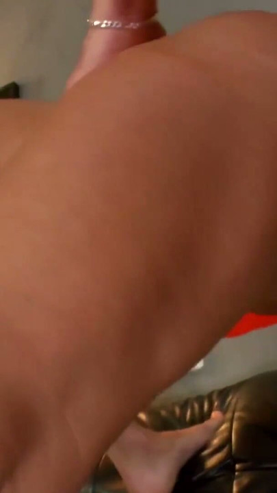 Sexy Susi Milf und 2 dicke Pimmel | Clip 3