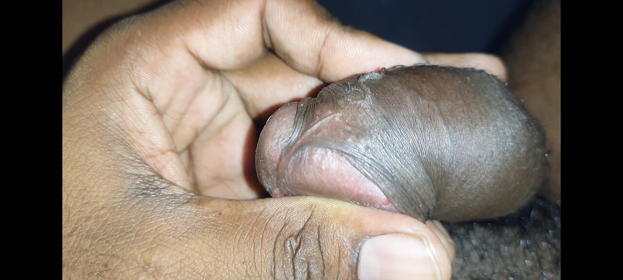 Indian bbc handjob in washroom