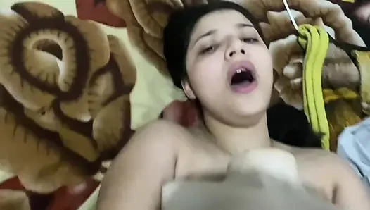 Adik tiriku yang cantik sama aku dan boneka tantalyku, dan kami berdua bersenang-senang