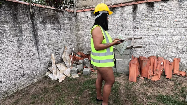 Work and Horny: The Wild Masturbation of the Architect in Full Work!