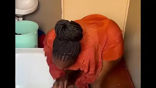 Büyük götlü teyzemi temizliyor