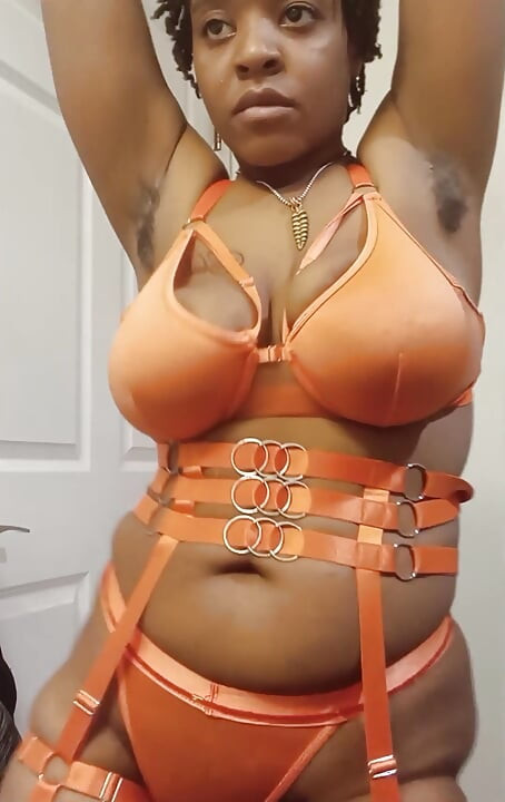 Deusa da lingerie negra