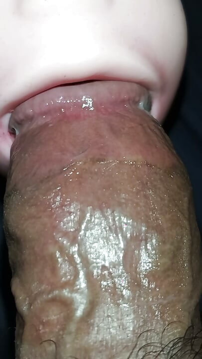 Mamada babosa de cerca me hace correrme