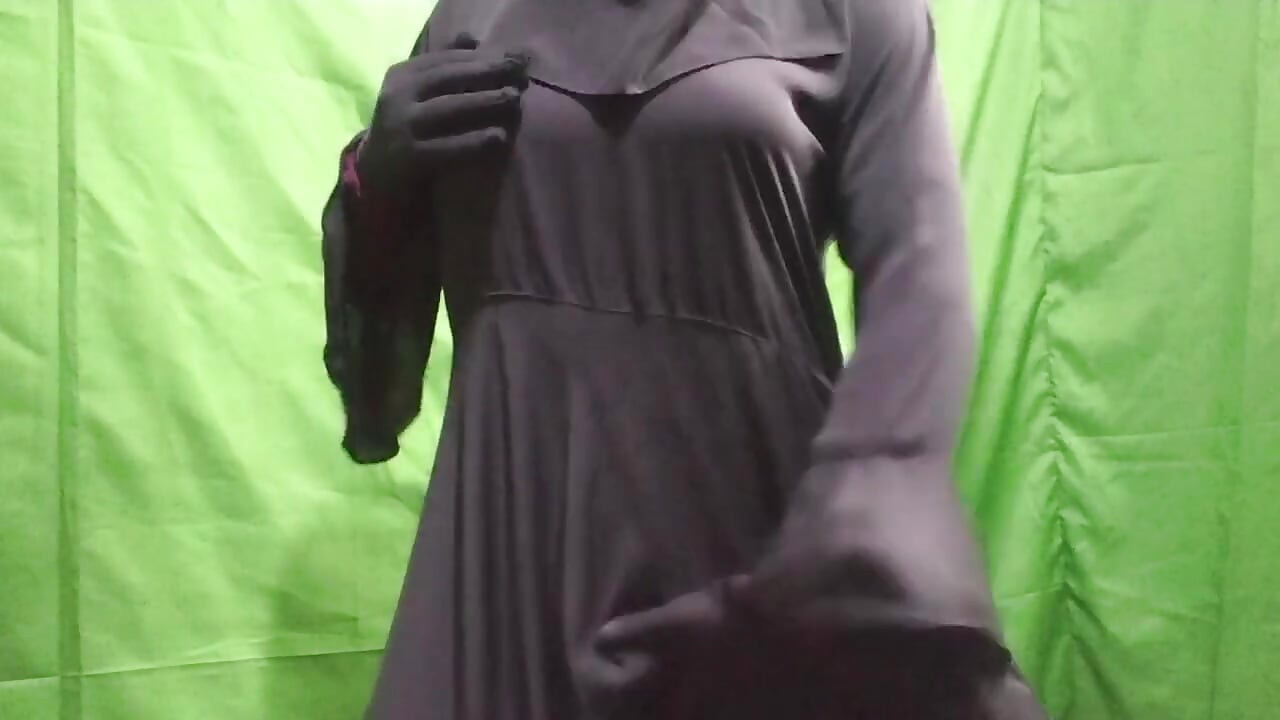 Bangladeshi Bhabhi masturbation and dance