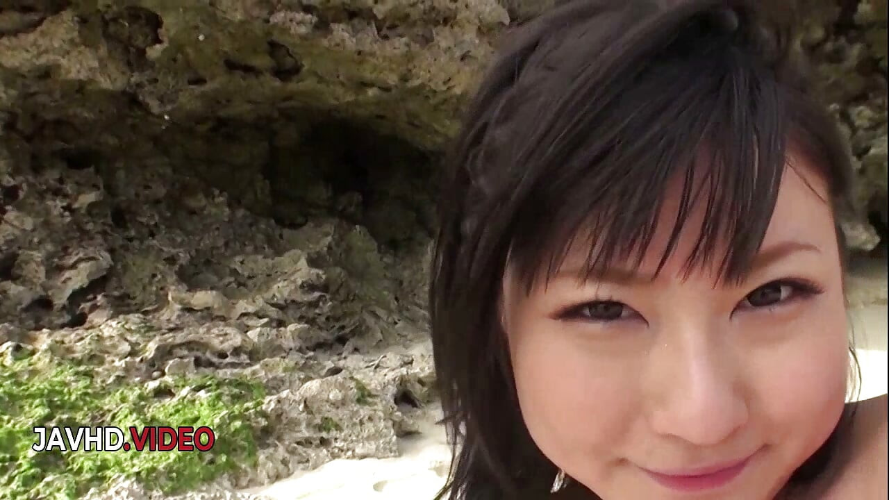 Megumi Haruka Outdoor Blowjob and Fucking in Threesome