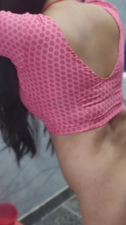 Thanda Paani Aur Maami Ka Garam Badan , Chod Kar Hi Aayi Garmi... | Clip 1