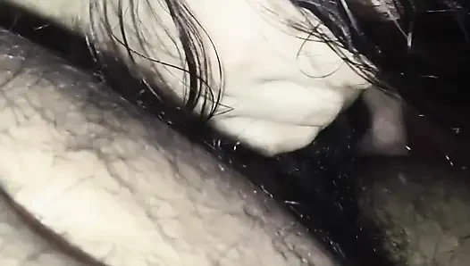 Aku memasukan kontolku ke mulut divya malam-malam.