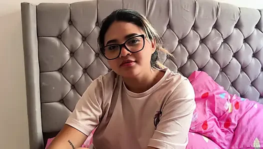 Kakak tiri membantu saya setelah putus cinta