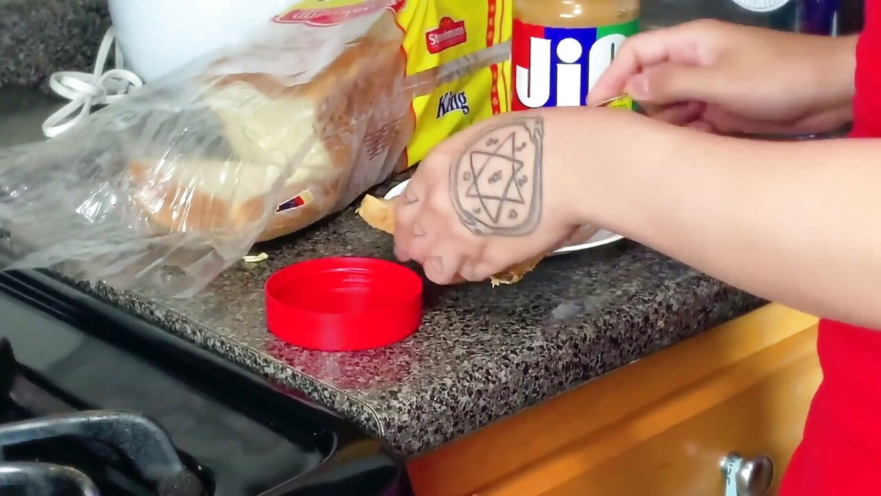 继妹的秘密酱汁：食物调教