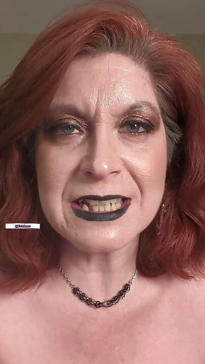 Femdomia halventava JOI