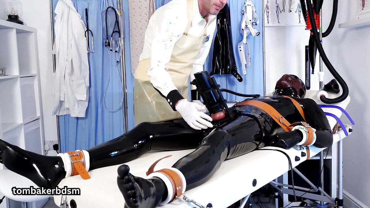 Testing the Gimp in the Rubber Clinic Pt 3