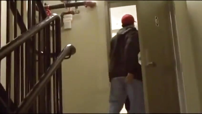 Crno-bijeli gay analni seks