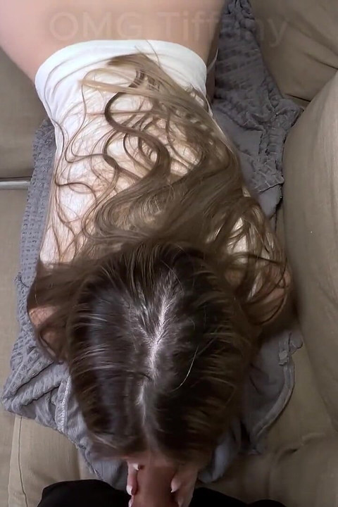 That Scumbag Passionately Fucked His Virgin Stepsister in Exchange for a New Phone