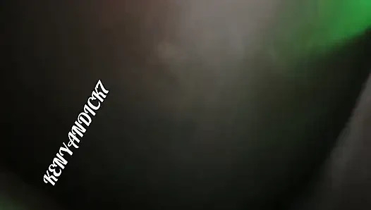 Akşam geç saatlerde erkek arkadaşım onu akşam yemeğinde ziyaret ettikten sonra yarağa biniyorum