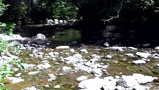 Francesc получила свой первый опыт на улице со своей лучшей подругой