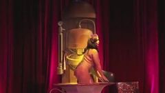 आइरिस लेमोर कार्मेल नंगी नृत्य
