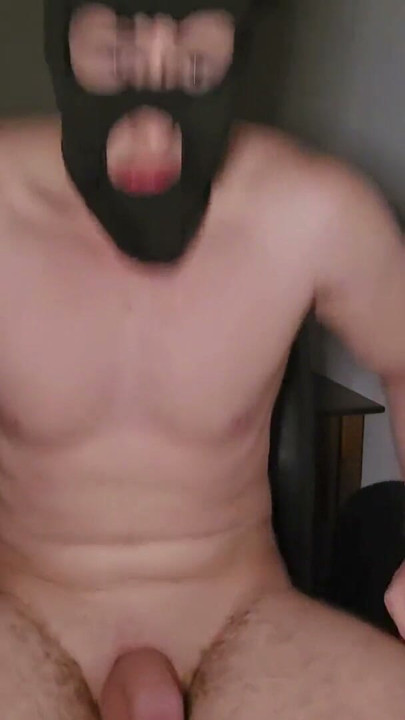 Powrót do biura szarpnij się! Hot Daddy Unzips Fat Cock & Orders Thick Cock Explosion - Follow on X: PhantomGentX | Klip 2