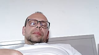 Sert, iyi yağlanmış yarağımdan birkaç döl fışkırtma