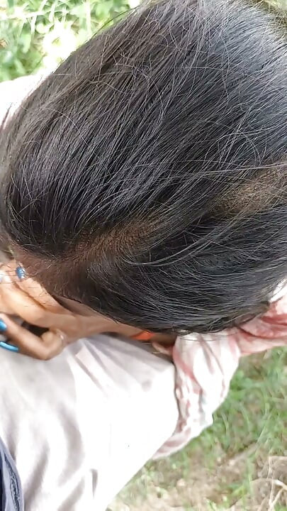 Gave His Beloved Girlfriend Water by Sucking His Cock in the Forest