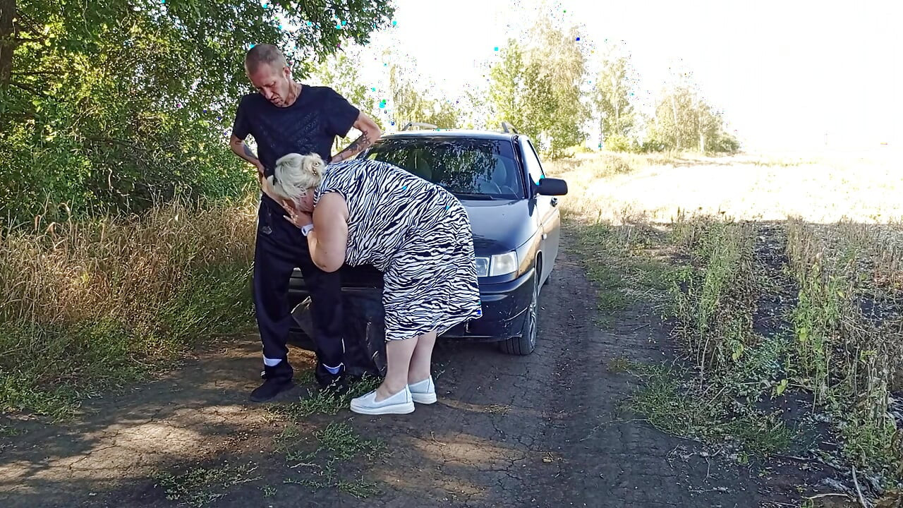 Han skrev offentligt i naturen, knullade en granne i hennes mun och fyllde den med sperma