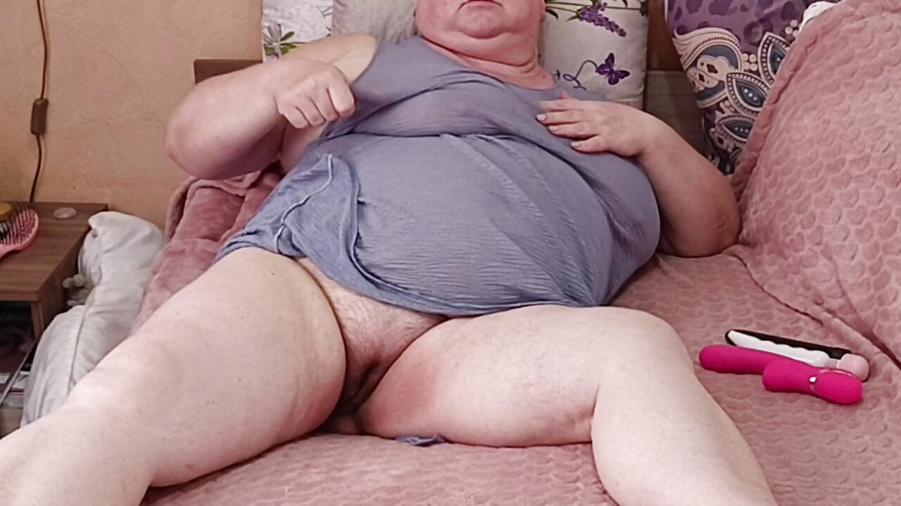 Stepmom with hairy cunt masturbing