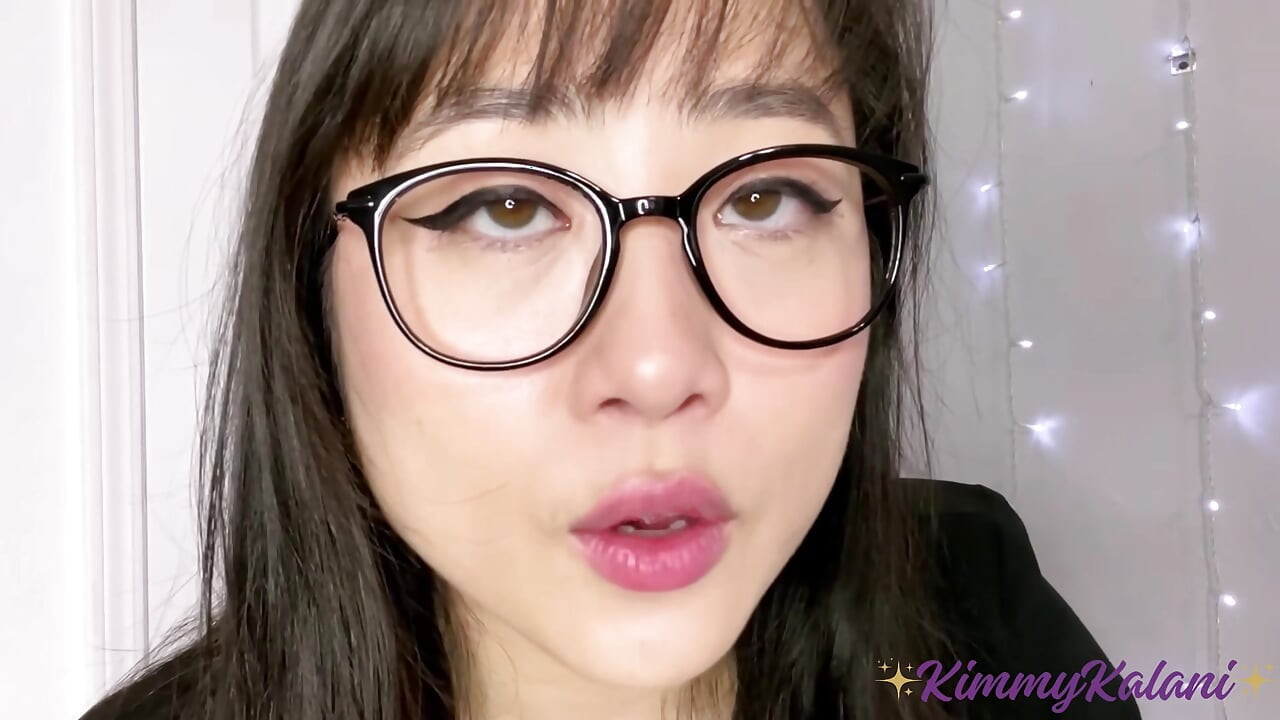 Gagica asiatică se îndrăgostește de penisul tău în timpul studiului medical -ASMR - Kimmy Kalani