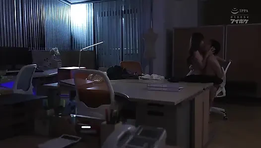Bangun di sebelah rekan kerja perempuan yang tidak saya sukai. Seks encore kami yang sadar sangat cocok sampai kami bolos kerja. Bab.2