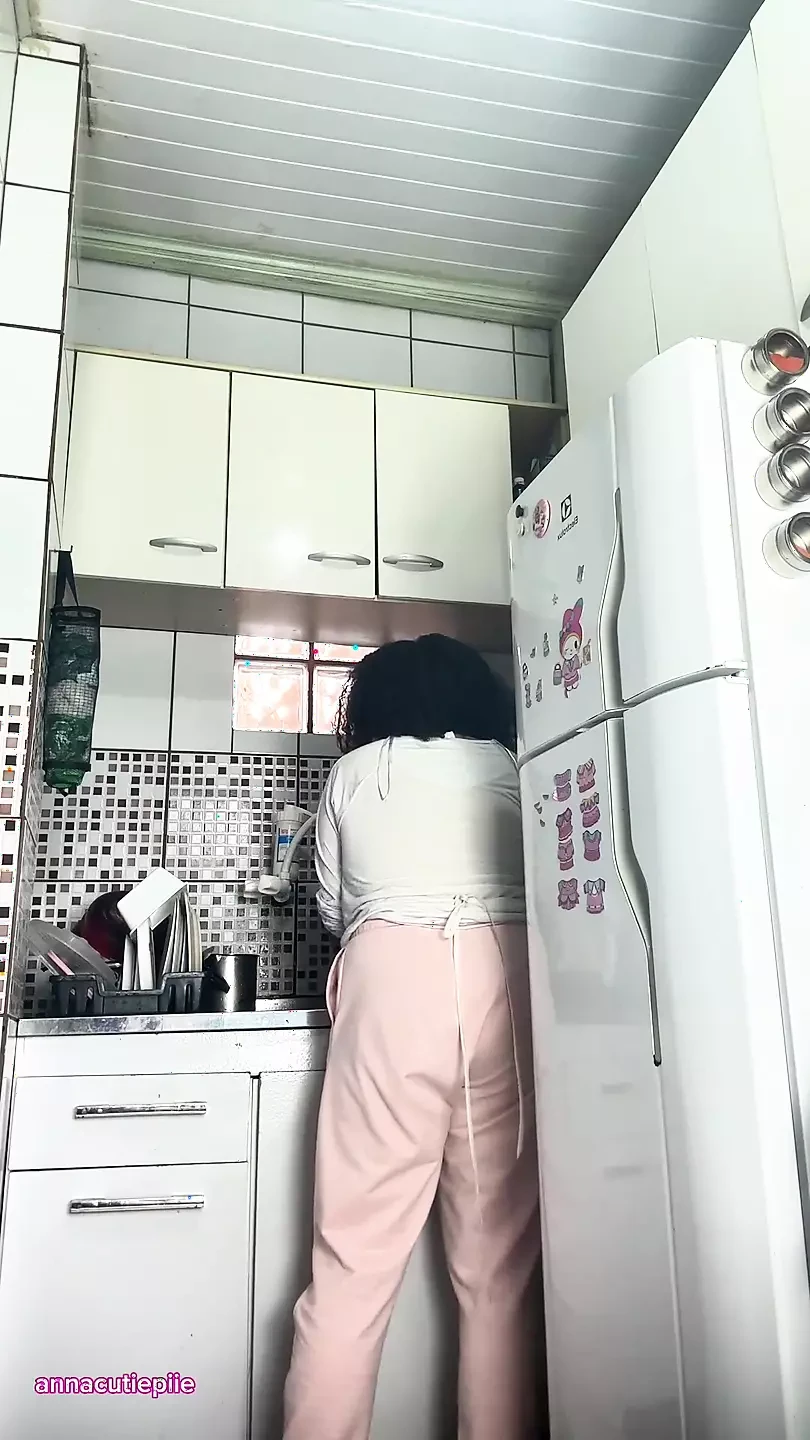 Chubby Housewife Farting While Washing Dishes Style