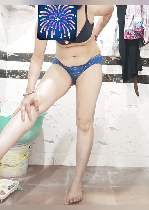 Priya Bhabi Nice Body Show