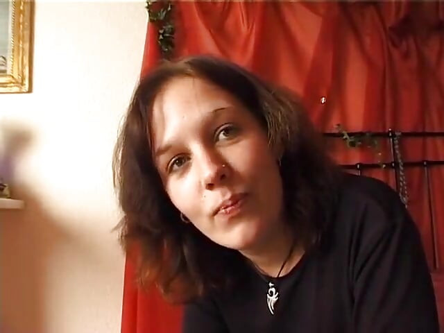 Small tit brunette fingering and rubbing her pussy
