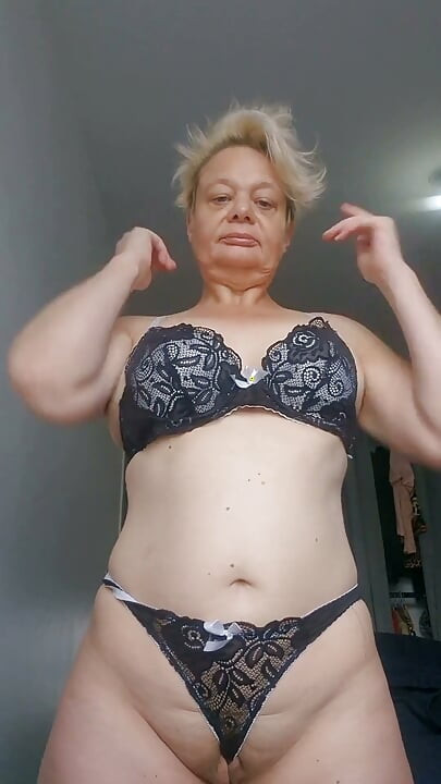 Just a Quick Hello From Your Favorite Mature MILF Slut-i'm Craving Some Cock