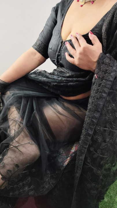 Bhabhi μαύρο Saare καυτό αναζητούν