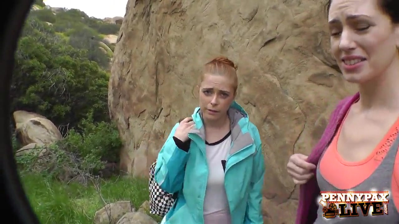 ペニー・パックスとサラ・シェボンの素晴らしいハイキングハメ撮り3p